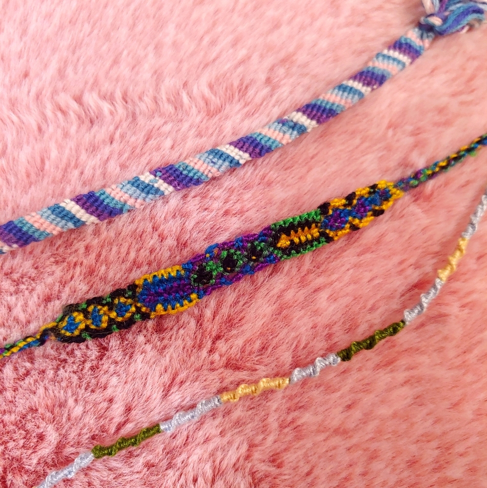 FREE WITH PURCHASE 3 Handmade friendship bracelets in colors